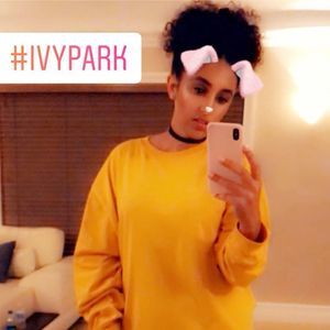 Meet your Posher, Courtney